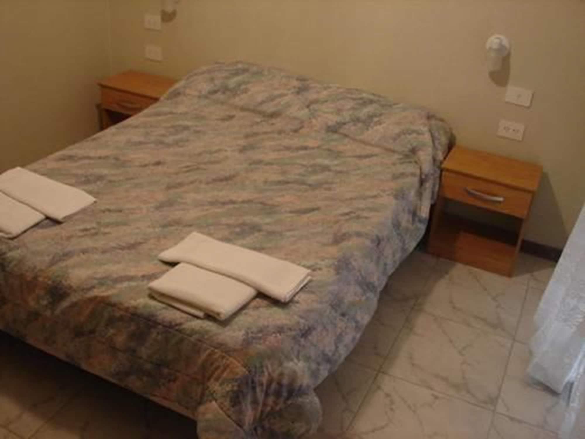 Cheltum Hotel Trelew Exterior foto